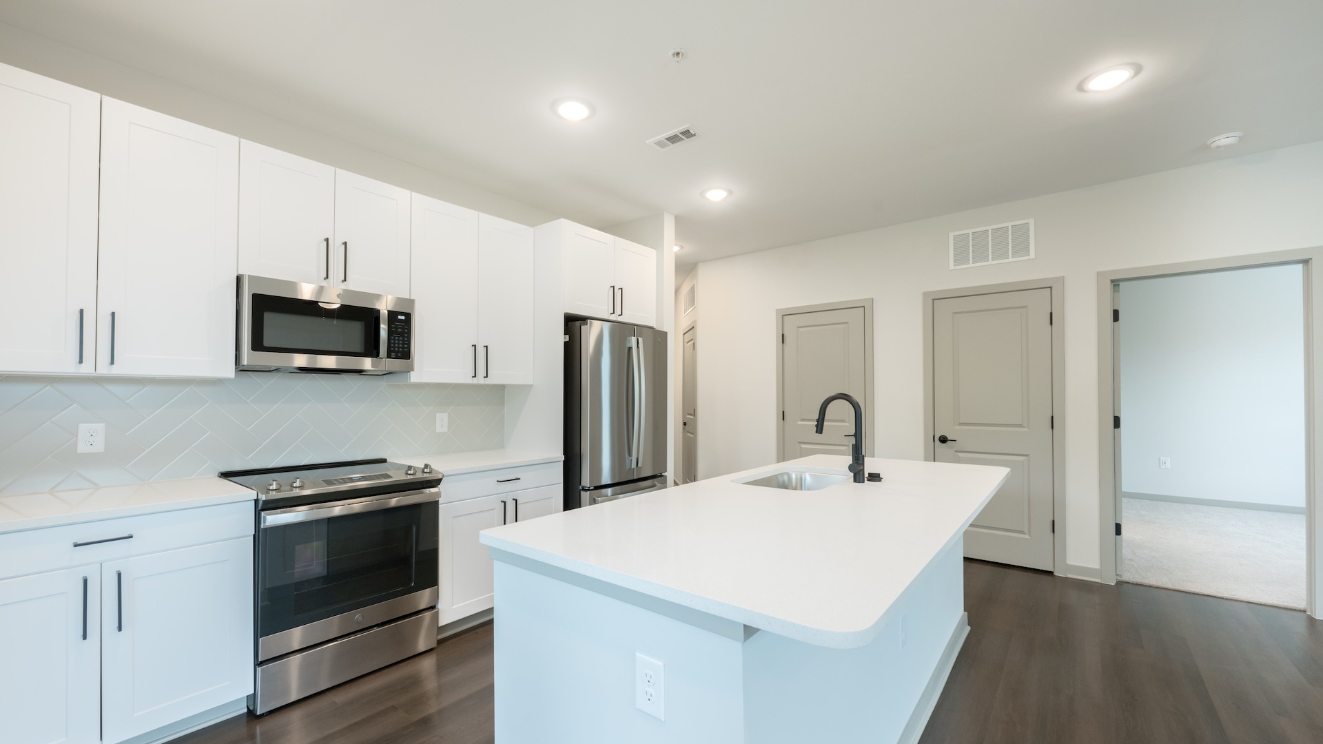 Northeast Charlotte, NC Apartments | Elan Research Park